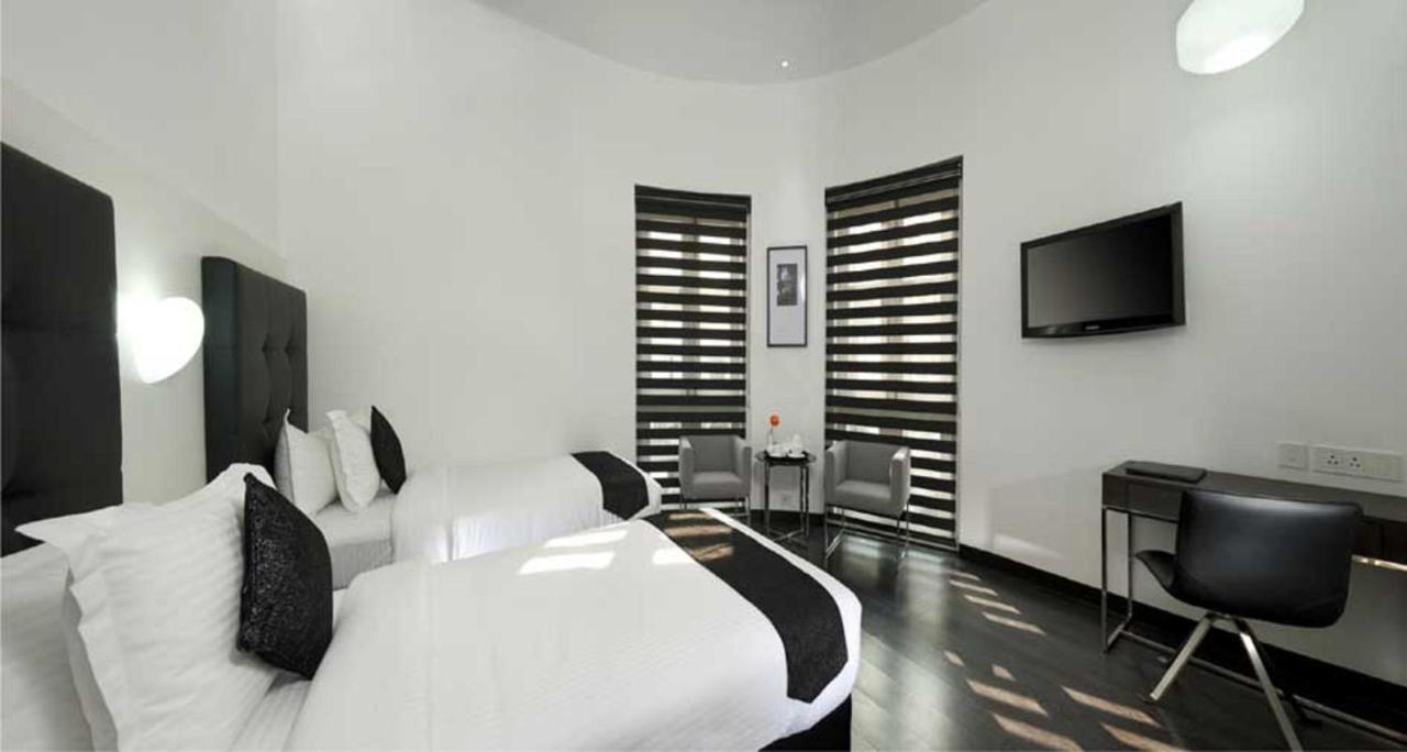 Sapphire Suite Καλκούτα Εξωτερικό φωτογραφία