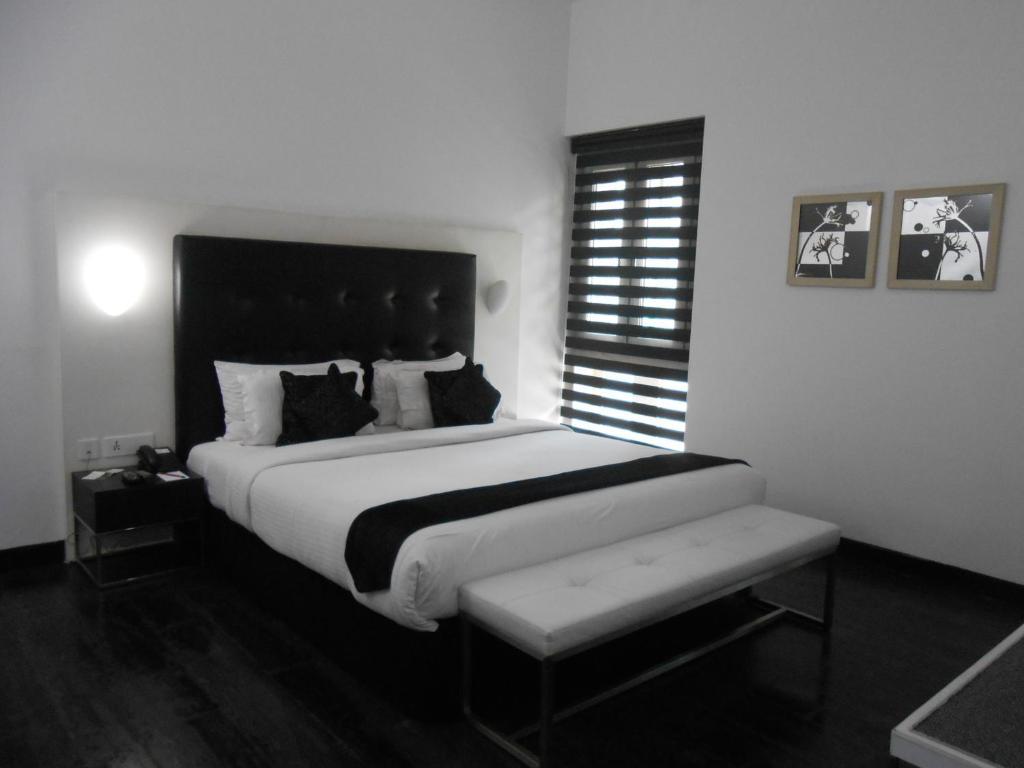 Sapphire Suite Καλκούτα Δωμάτιο φωτογραφία