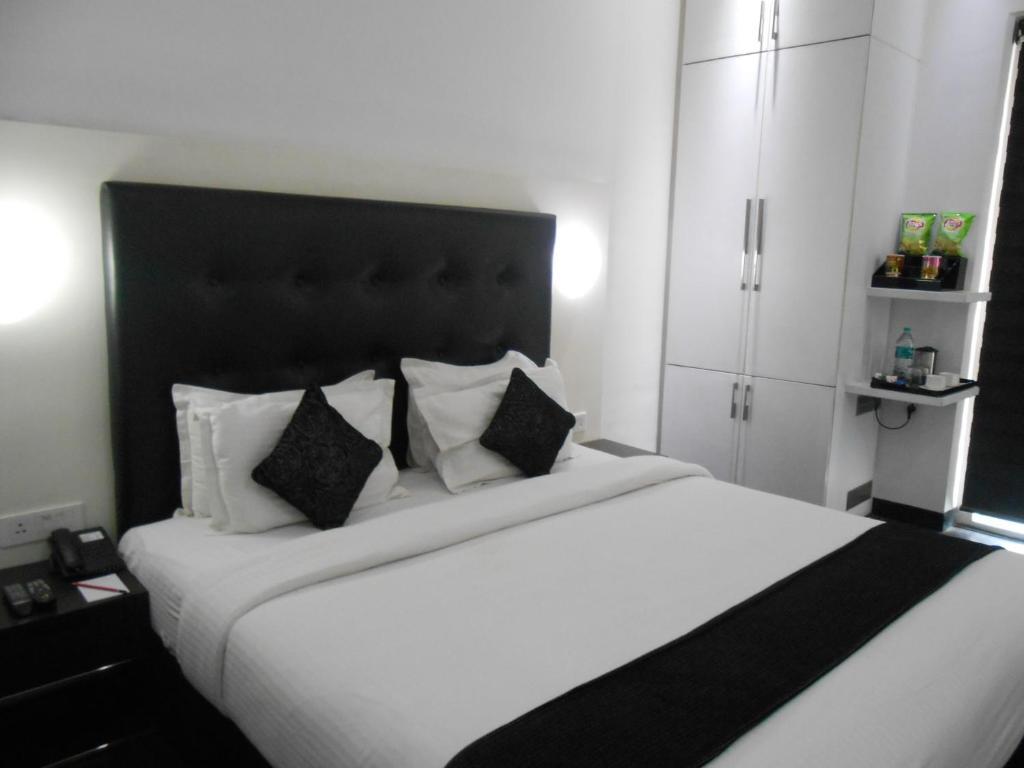 Sapphire Suite Καλκούτα Δωμάτιο φωτογραφία